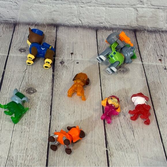 Paw Patrol Lot of 6 Figures - Picture 5 of 5